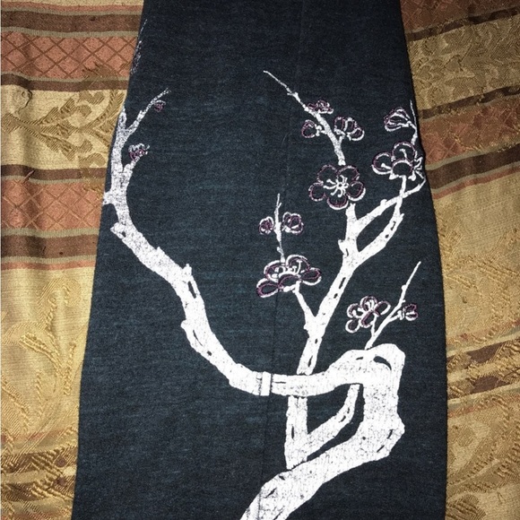 🔥 SOLD🔥Yogi floral leggings - Picture 2 of 3